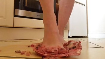 Brook Logan Cake & Fruit Crushing With Feet - FootFetish Webcam Vid