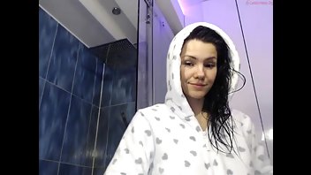 SashaBae MFC aka LovelyKittie vibrator in shower MilfSexDating porn
