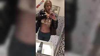 Andie Adams public toilet pussy fingering snapchat premium 2020/02/17 porn videos