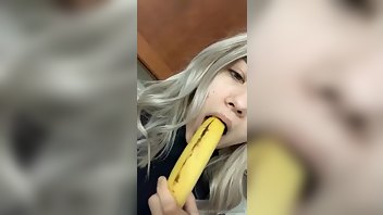 alyssa scott onlyfans banana sucking & boobies squeezing xxx video leaked