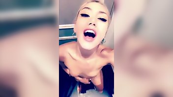 gwen singer masturbating in public premium snapchat leak xxx video