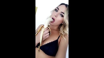 Blair Williams eats a banana premium free cam snapchat & manyvids porn videos