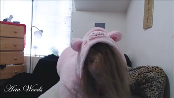 aria wood baby piggy humps pillow – humping, doll fetish, teens | ManyVids porn videos