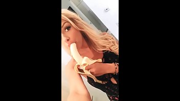 Carmen Caliente eats a banana premium free cam snapchat & manyvids porn videos