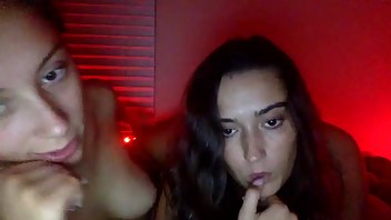 ari_and_mia Chaturbate nude porn cam video