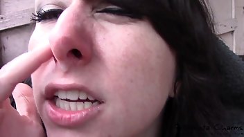 DakotaCharmsxxx snot in the cold premium porn videos